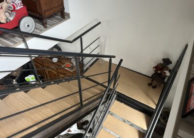 Pose d’un Escalier Métallique avec Marches en Bois à Sailly Labourse